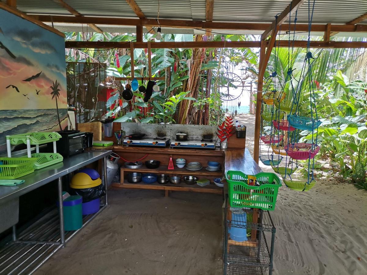 Oasis Hostel Puerto Viejo de Talamanca Екстериор снимка