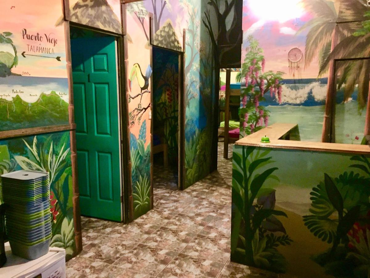 Oasis Hostel Puerto Viejo de Talamanca Екстериор снимка