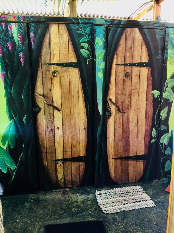 Oasis Hostel Puerto Viejo de Talamanca Екстериор снимка