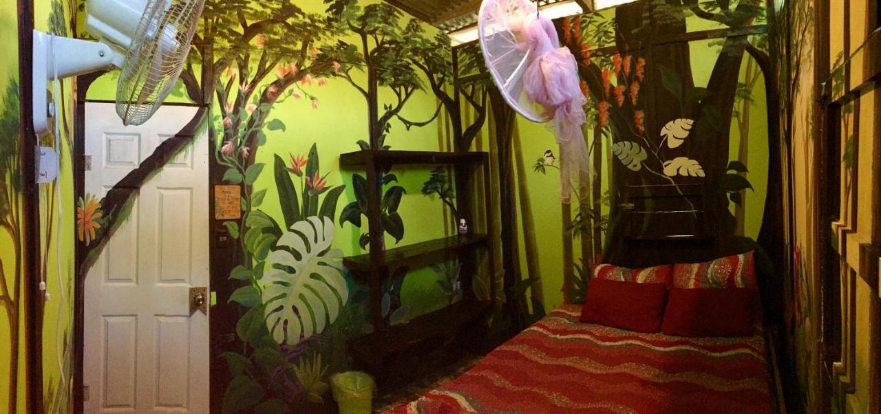 Oasis Hostel Puerto Viejo de Talamanca Екстериор снимка